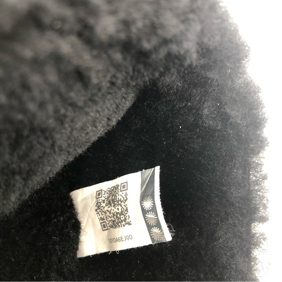 Ugg Classic Mid Calf Black Boots - Picture 11 of 14